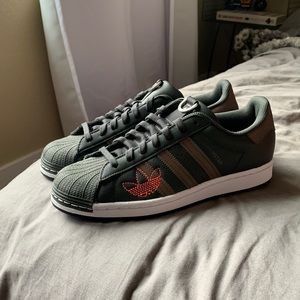 Adidas Superstar - Dark Green/Brown - Mens Size 8 - **Brand New**
